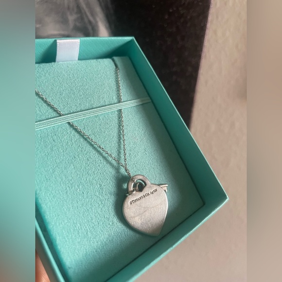 Return to Tiffany Heart Tag with Key Pendant - Picture 2 of 5